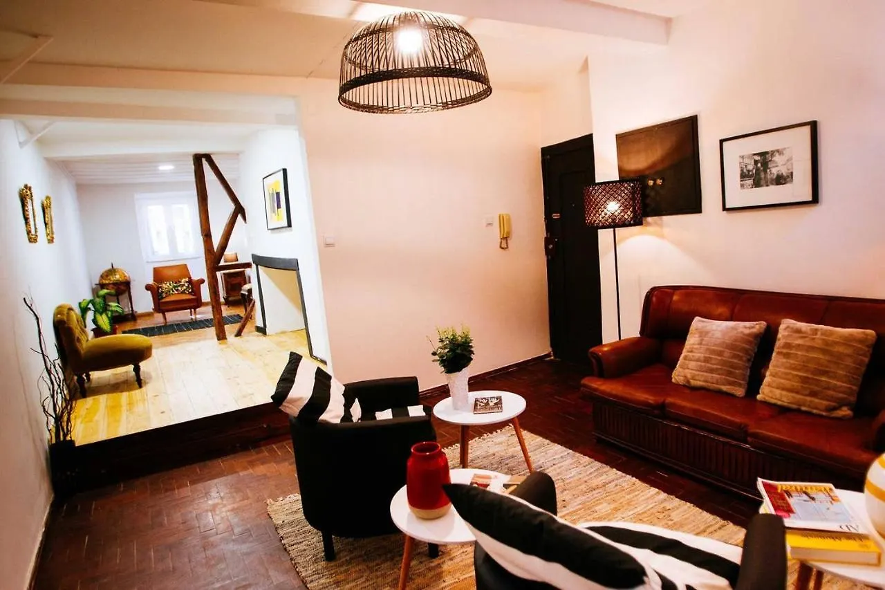 Vintage & Central Apartment In Bairro Alto, Lisbon location